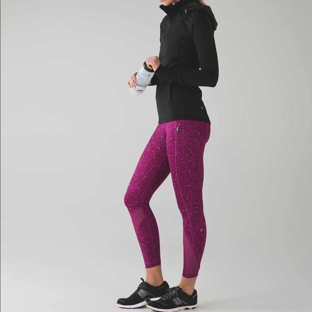 🆕Lululemon “Inspire Tight II” Capri Leggings, 6